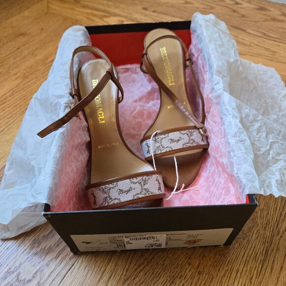 NIB Bruno Magli Women's Brown and Cream Sandals - Picture 7 of 9